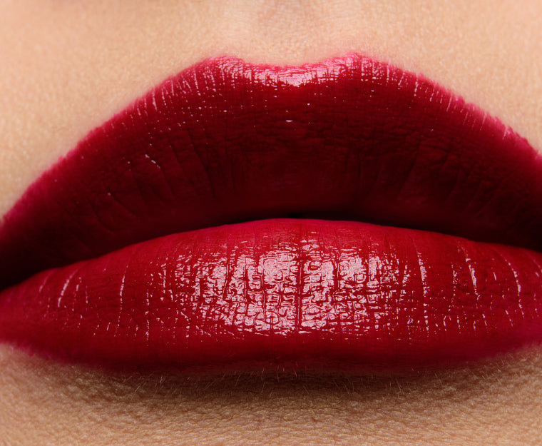 MAC Love Me Lipstick Maison Rouge  425